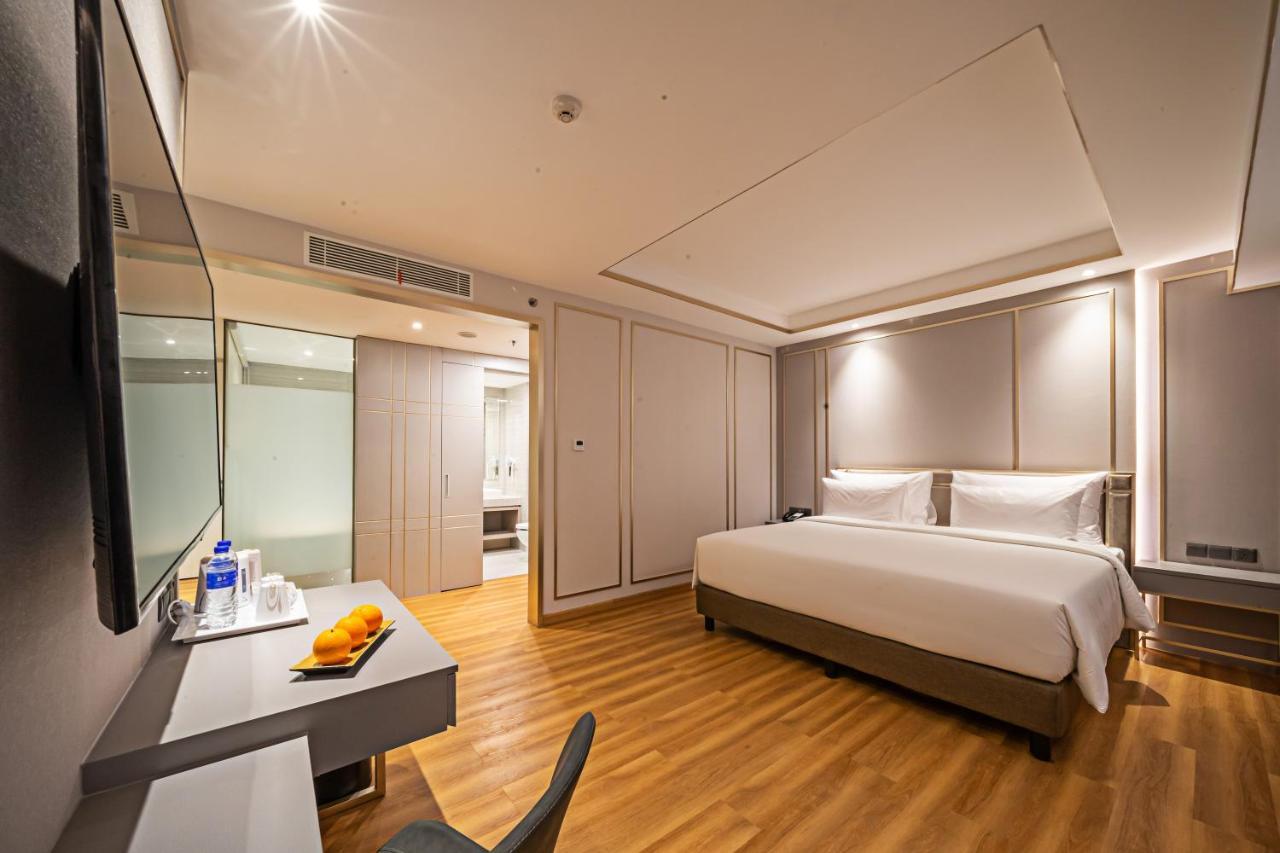 Platinum Hotel Tunjungan Surabaja Zewnętrze zdjęcie