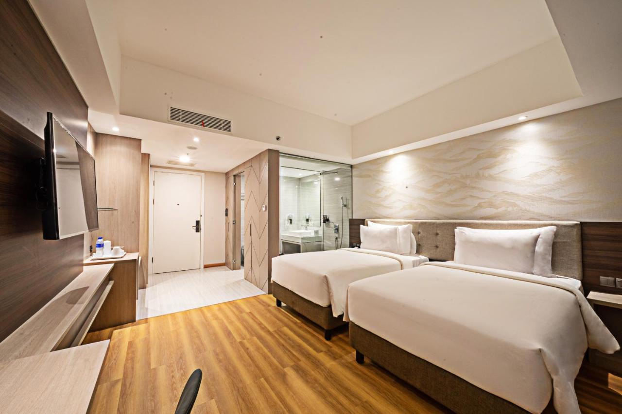 Platinum Hotel Tunjungan Surabaja Zewnętrze zdjęcie