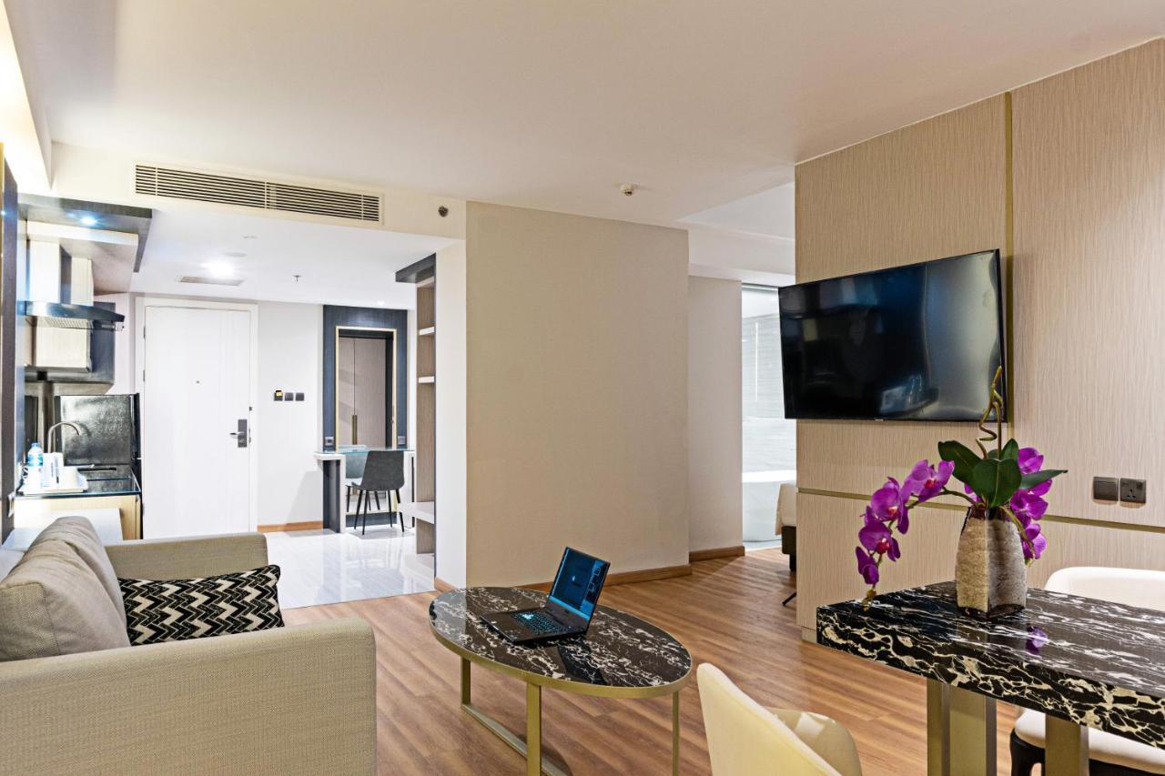 Platinum Hotel Tunjungan Surabaja Zewnętrze zdjęcie