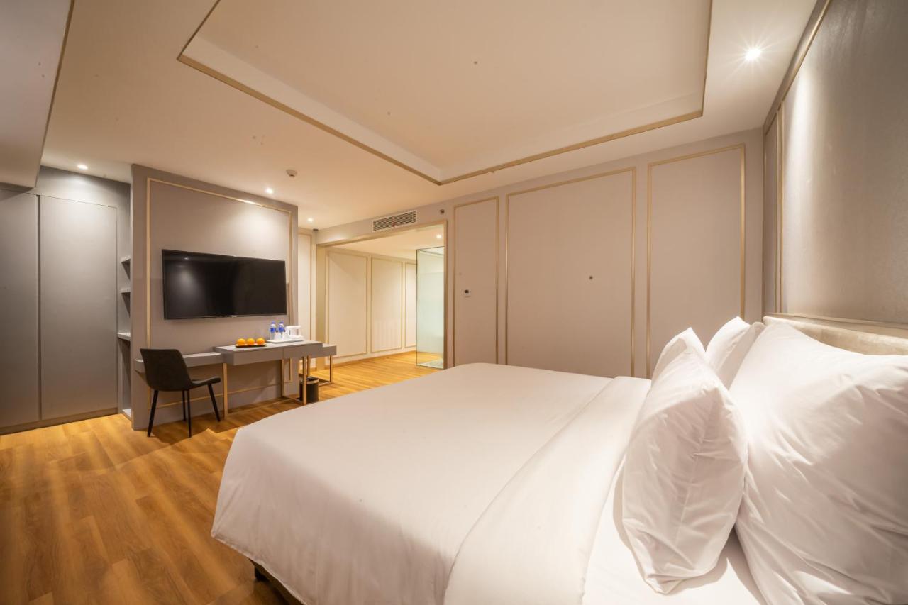 Platinum Hotel Tunjungan Surabaja Zewnętrze zdjęcie