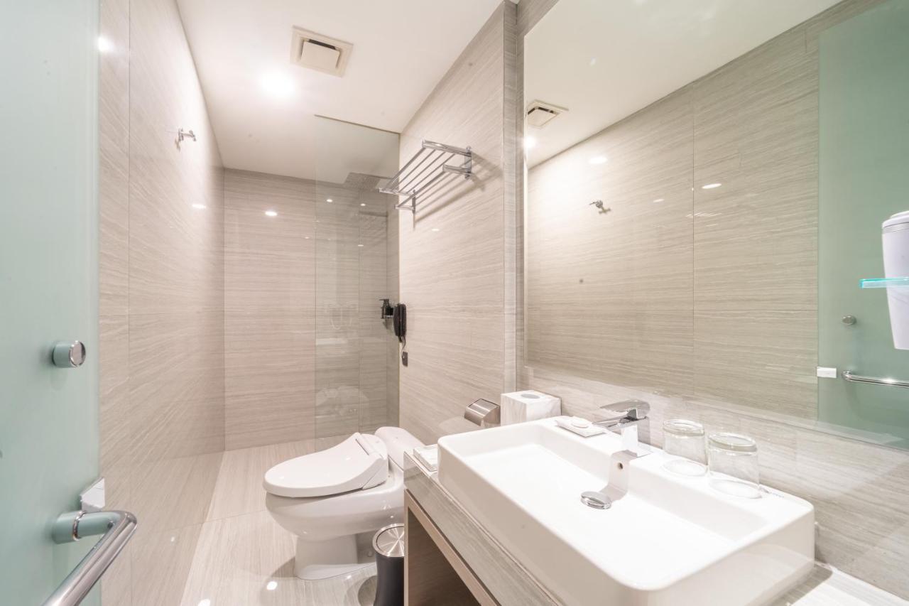 Platinum Hotel Tunjungan Surabaja Zewnętrze zdjęcie