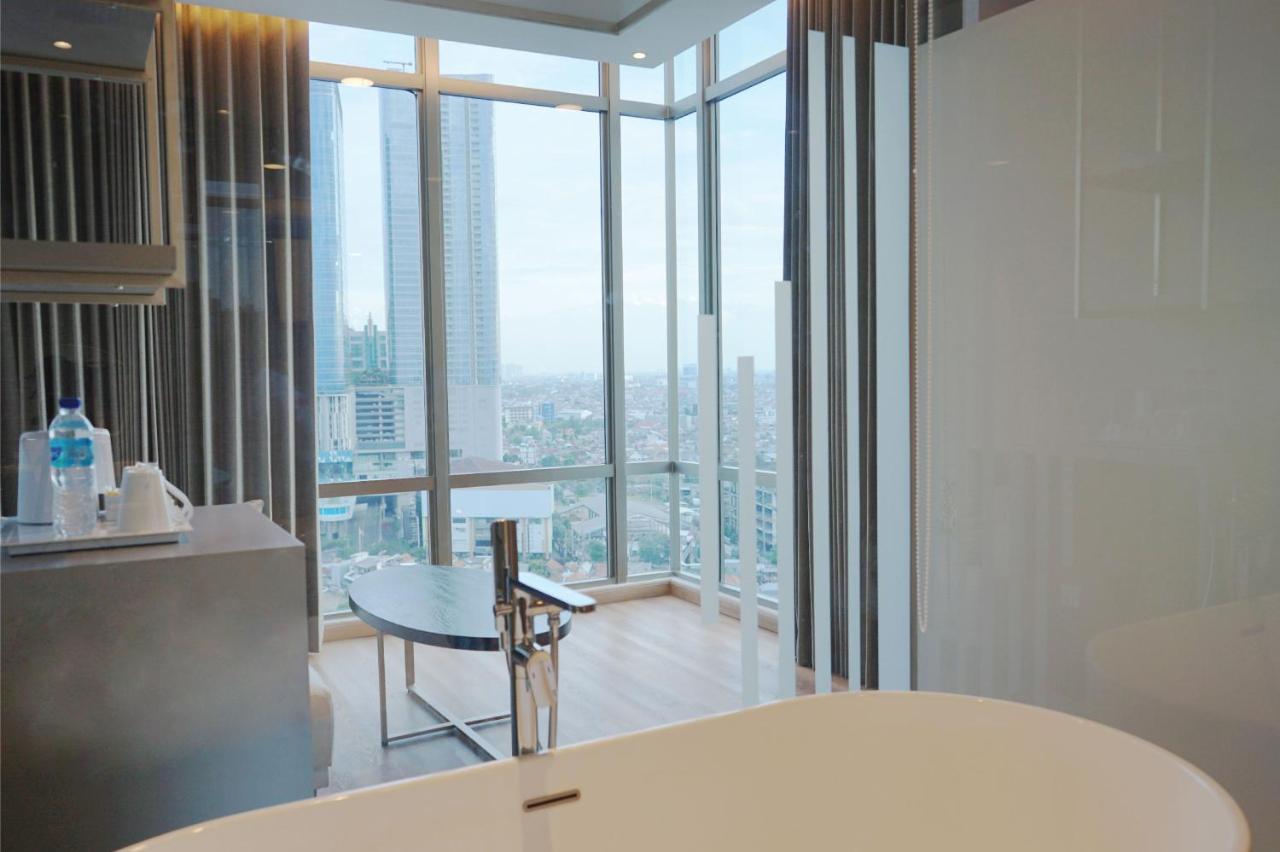 Platinum Hotel Tunjungan Surabaja Zewnętrze zdjęcie