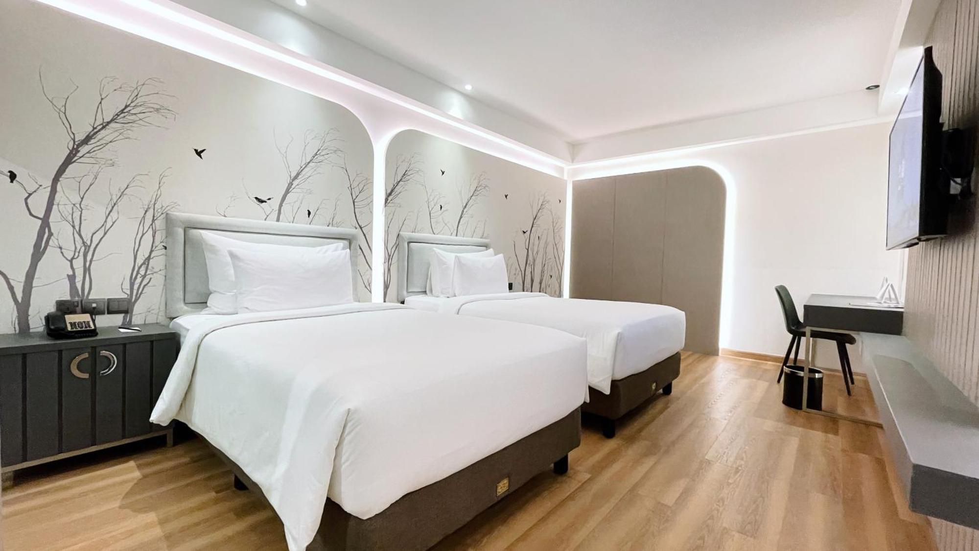 Platinum Hotel Tunjungan Surabaja Zewnętrze zdjęcie