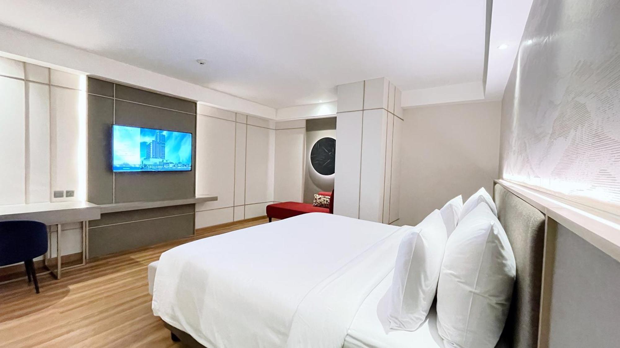 Platinum Hotel Tunjungan Surabaja Zewnętrze zdjęcie