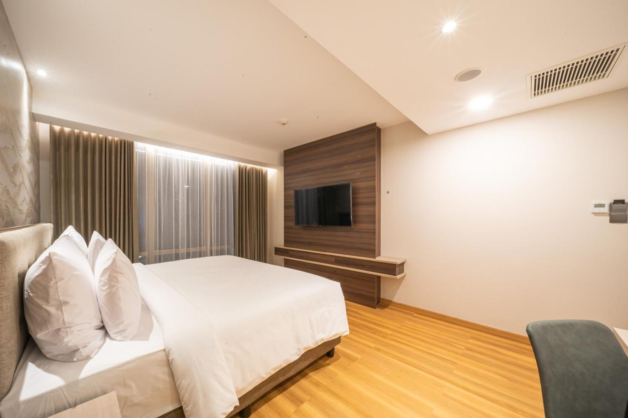 Platinum Hotel Tunjungan Surabaja Zewnętrze zdjęcie