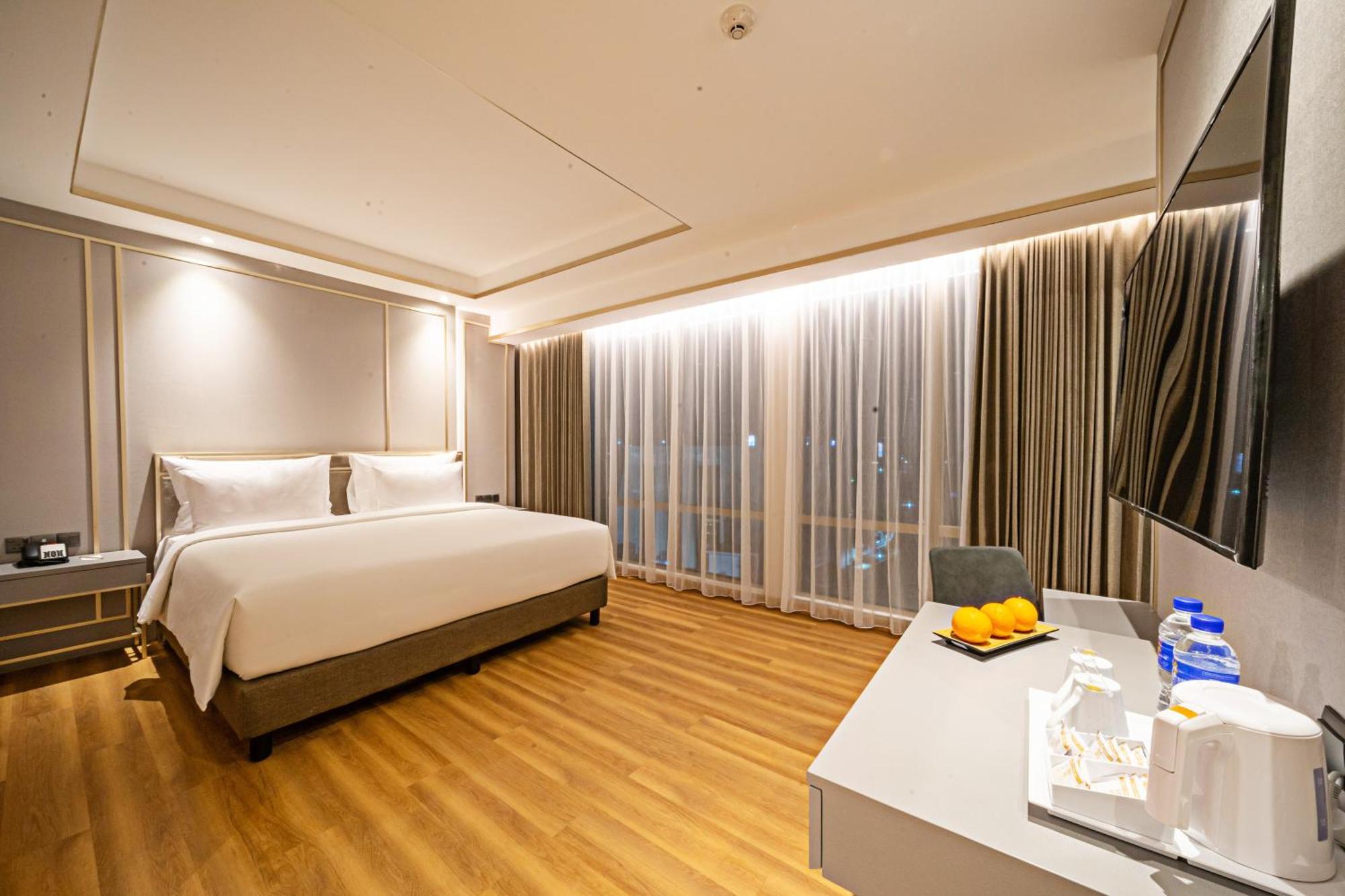 Platinum Hotel Tunjungan Surabaja Zewnętrze zdjęcie