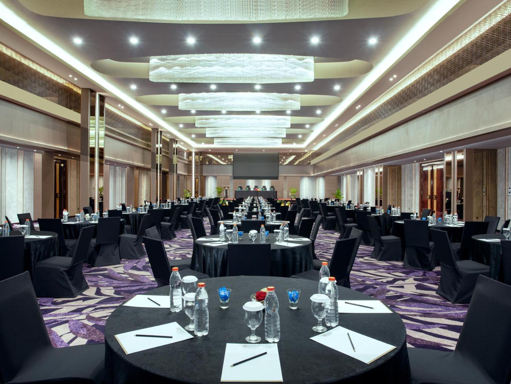 Platinum Hotel Tunjungan Surabaja Zewnętrze zdjęcie