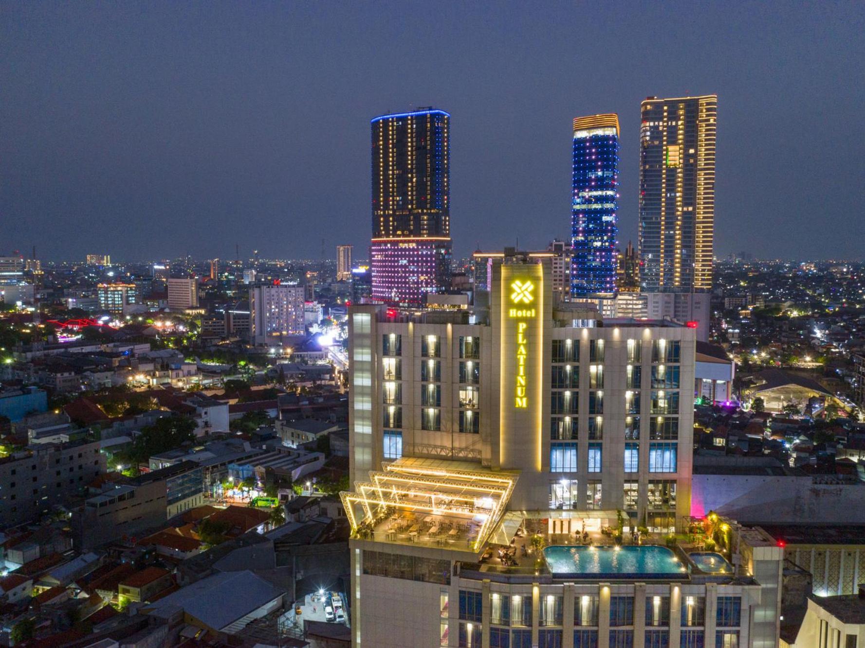 Platinum Hotel Tunjungan Surabaja Zewnętrze zdjęcie