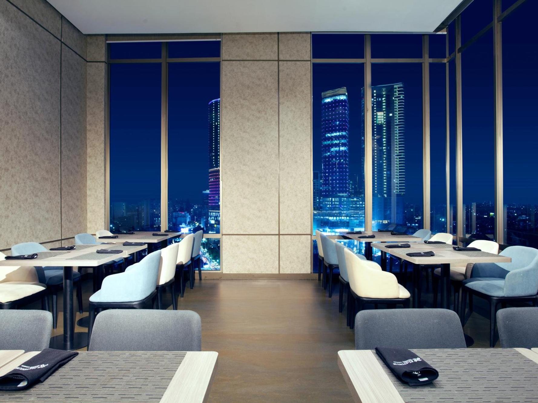 Platinum Hotel Tunjungan Surabaja Zewnętrze zdjęcie