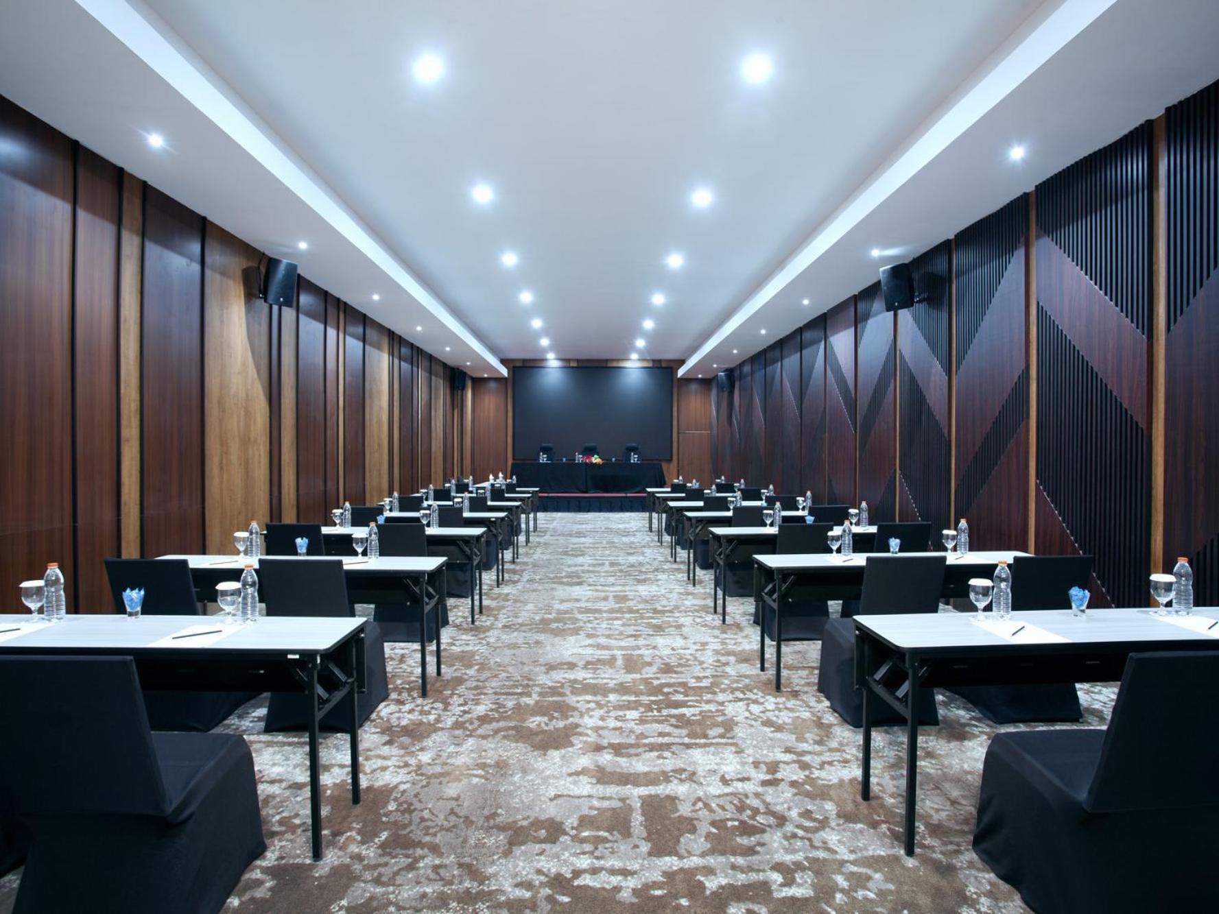 Platinum Hotel Tunjungan Surabaja Zewnętrze zdjęcie